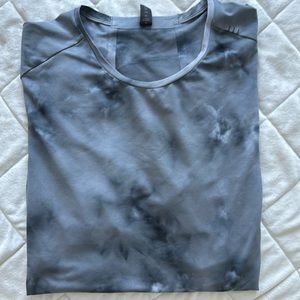 Men’s large Lululemon T shirt